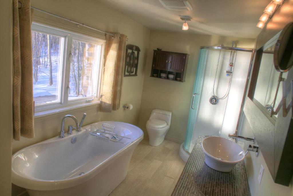 Auberge Des Eaux Vives Ла Мале Стая снимка