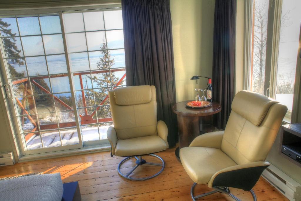 Auberge Des Eaux Vives Ла Мале Стая снимка